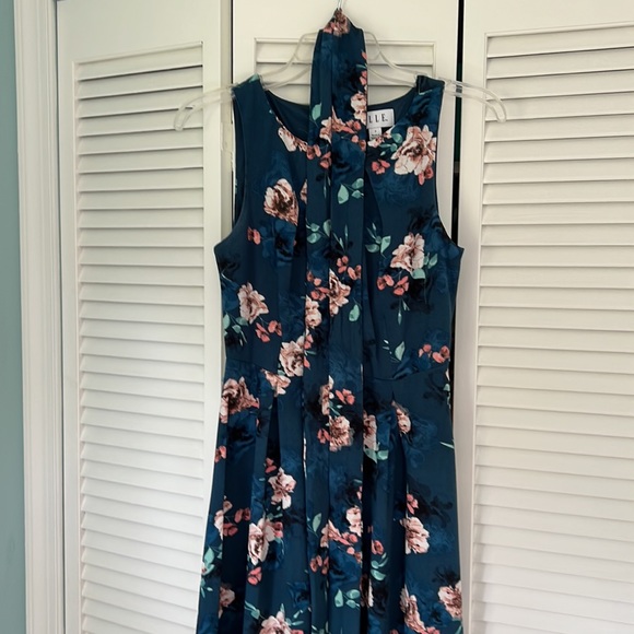 EUC Elle dress - Picture 7 of 9